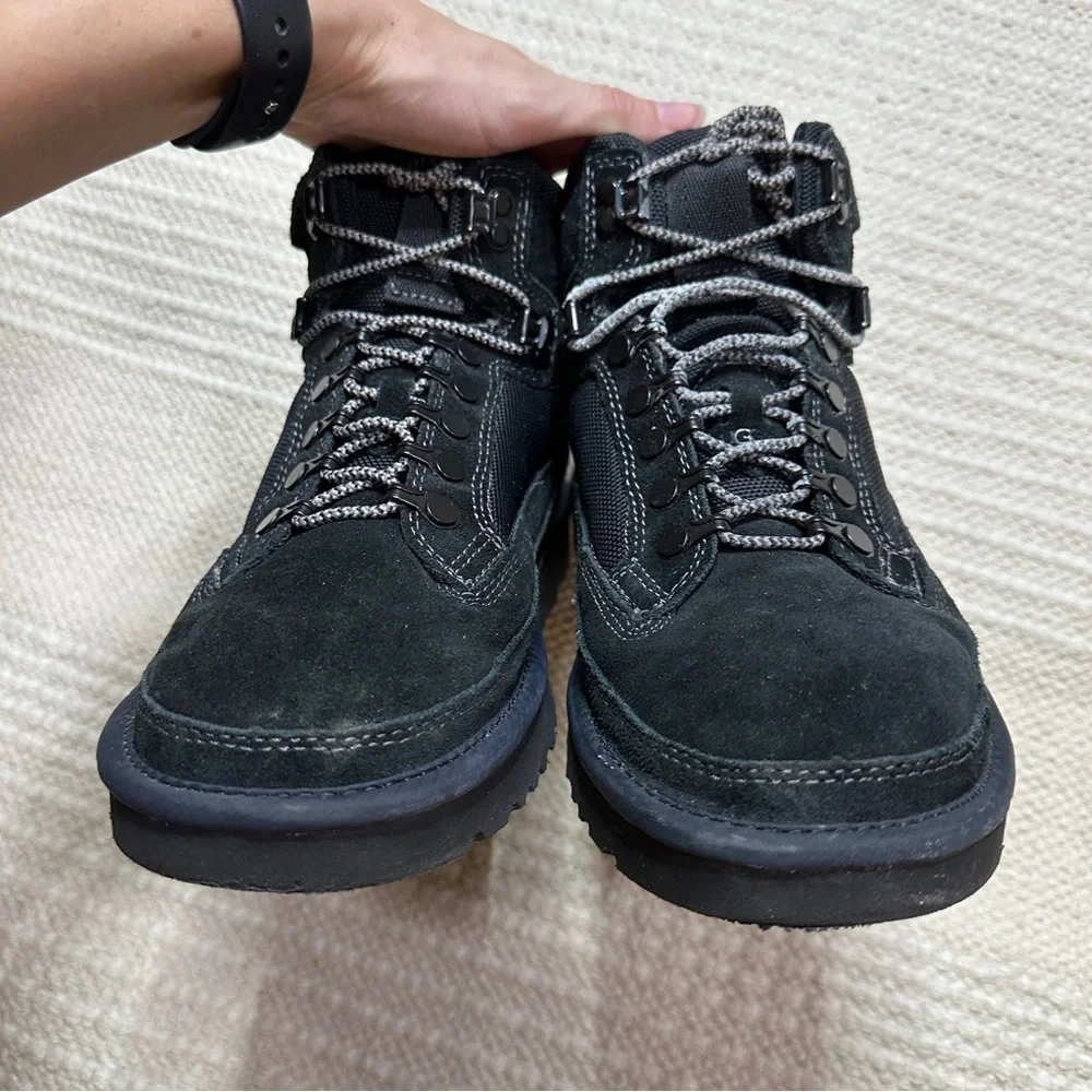 UGG men's black Highland Hiker suede lace up sneaker boots 6